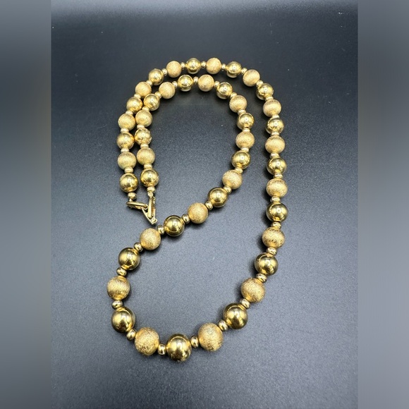 Vintage Signed Napier Gold Tone Textured Beaded/Ball Necklace 22" Drop - Picture 2 of 10